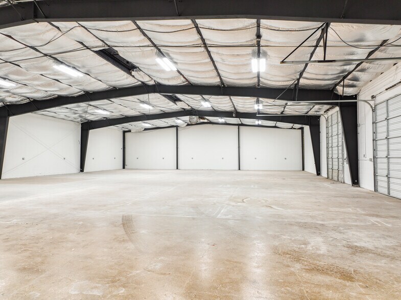 More Photos Of 14732 Bulverde Rd, San Antonio Warehouse For Sale