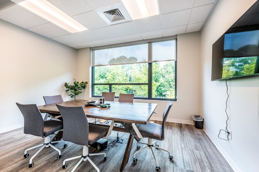 More Photos Of 1501 Belle Isle Ave, Mount Pleasant Office For Lease
