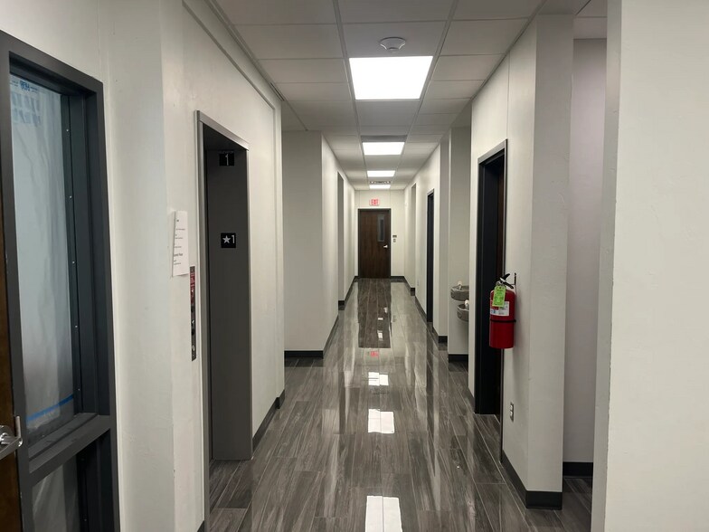 More Photos Of 4308 Grant Blvd, Yukon Medical For Lease