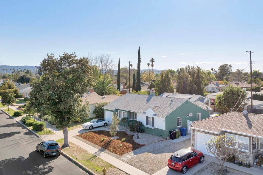 More Photos Of 7445 Amestoy Ave, Van Nuys Apartments For Sale