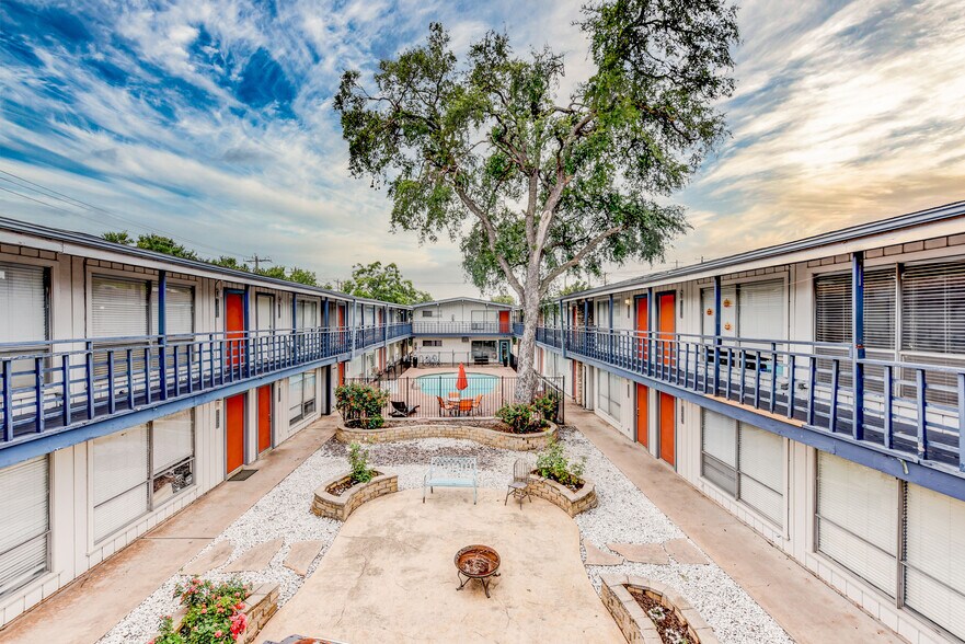 Primary Photo Of 3501-3503 Speedway, Austin Apartments For Sale