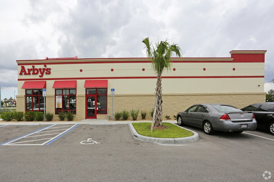 More Photos Of 16461 Corporate Commerce Way, Fort Myers Fast Food For Lease