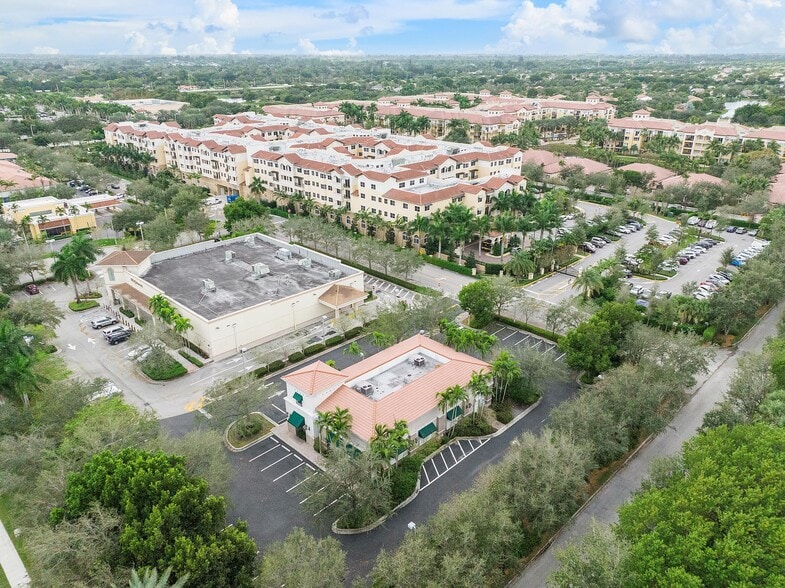 More Photos Of 4471 Weston Rd, Weston Freestanding For Lease