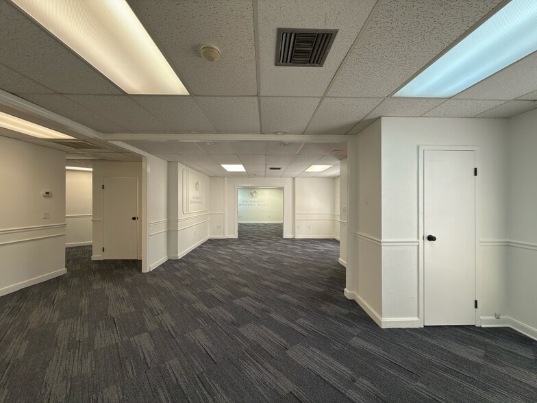 More Photos Of 1527 S Orange Ave, Orlando Office For Lease