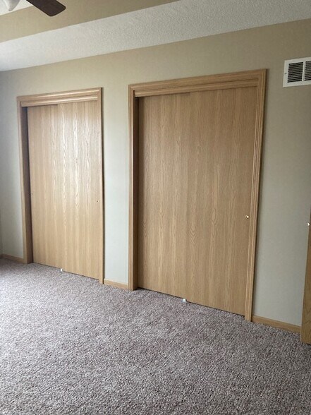 More Photos Of 3005-3033 S Shrank Cir, Independence Apartments For Sale