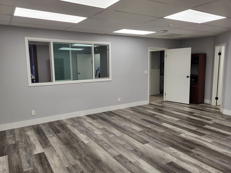 More Photos Of 9041 Bermudez St, Pico Rivera Manufacturing For Lease