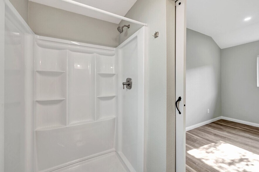 More Photos Of 1425 Coolidge Ave, National City Apartments For Sale