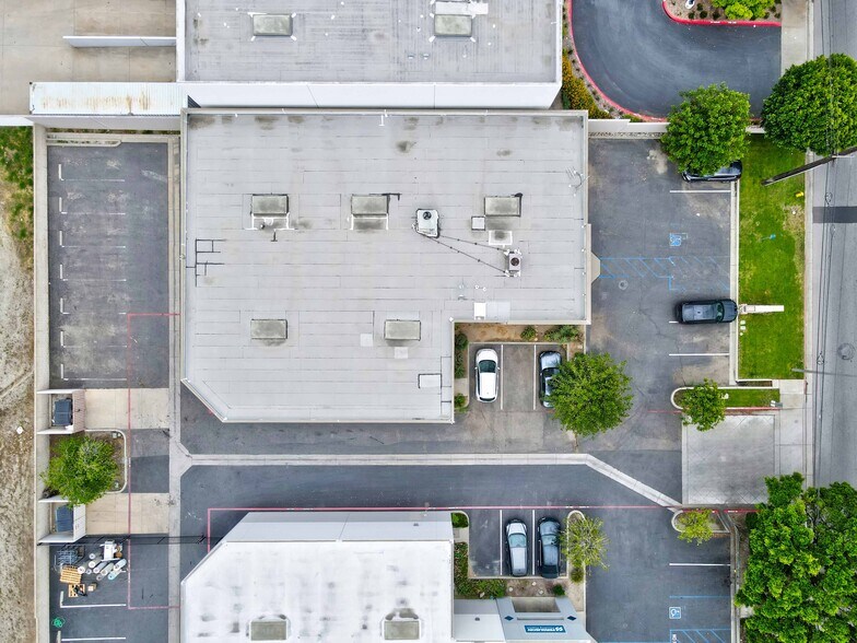 More Photos Of 1301 Foothill Blvd, Azusa Warehouse For Lease