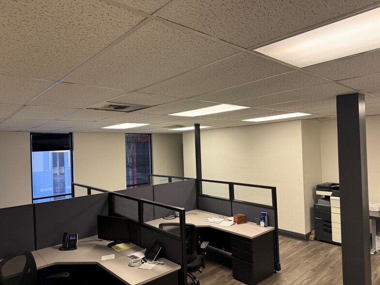 More Photos Of 17337 Ventura Blvd, Encino Office For Lease