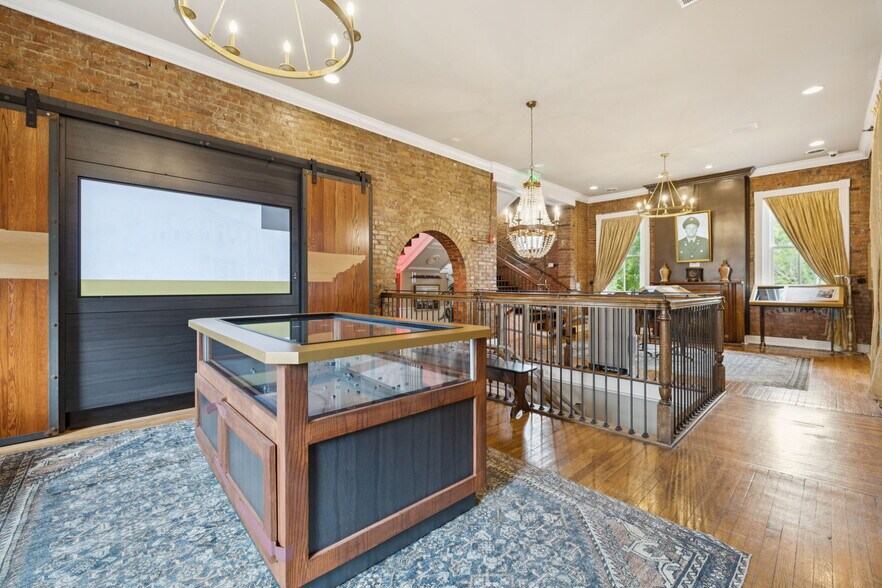 More Photos Of 108 Bridge St, Franklin Storefront For Sale