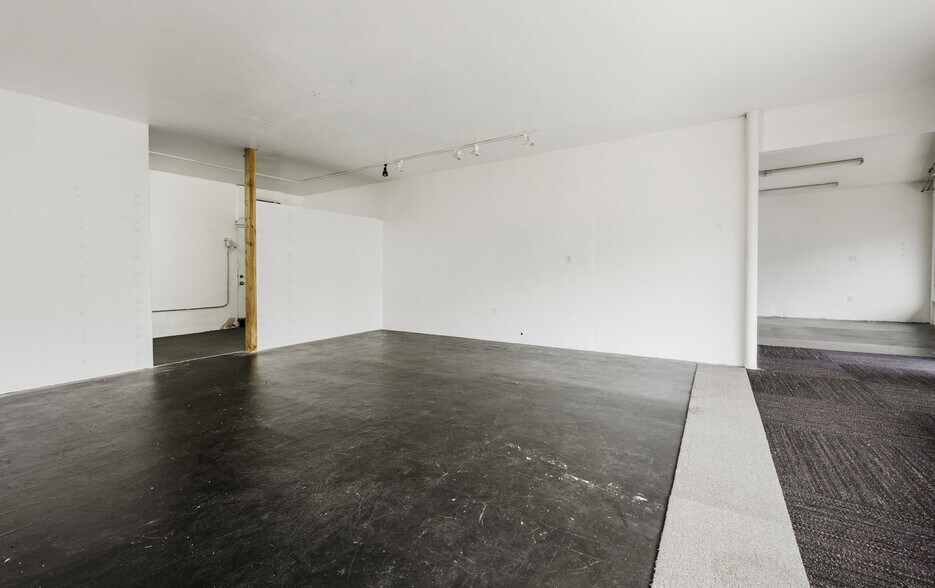 More Photos Of 2533-2535 E Broadway, Long Beach Storefront Retail Residential For Lease