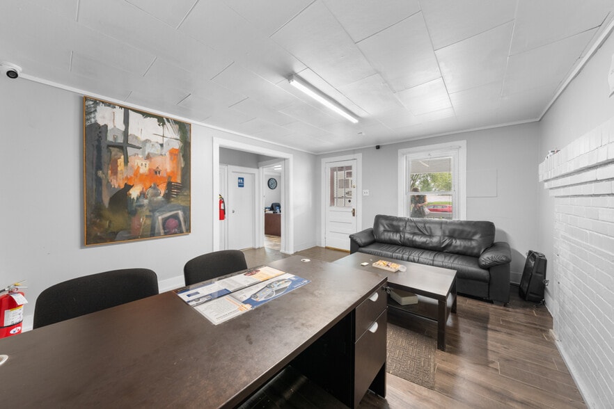 More Photos Of 5265 N Roxboro St, Durham Freestanding For Lease