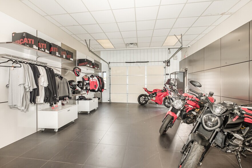 More Photos Of 944 State Route 28, Milford Auto Repair For Lease