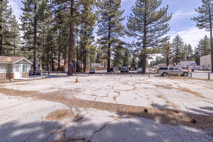 More Photos Of 401 W Big Bear Blvd, Big Bear City Auto Dealership For Lease