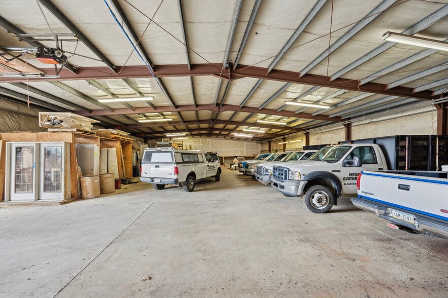 More Photos Of 6500 Chapmans Rd, Allentown Warehouse For Sale