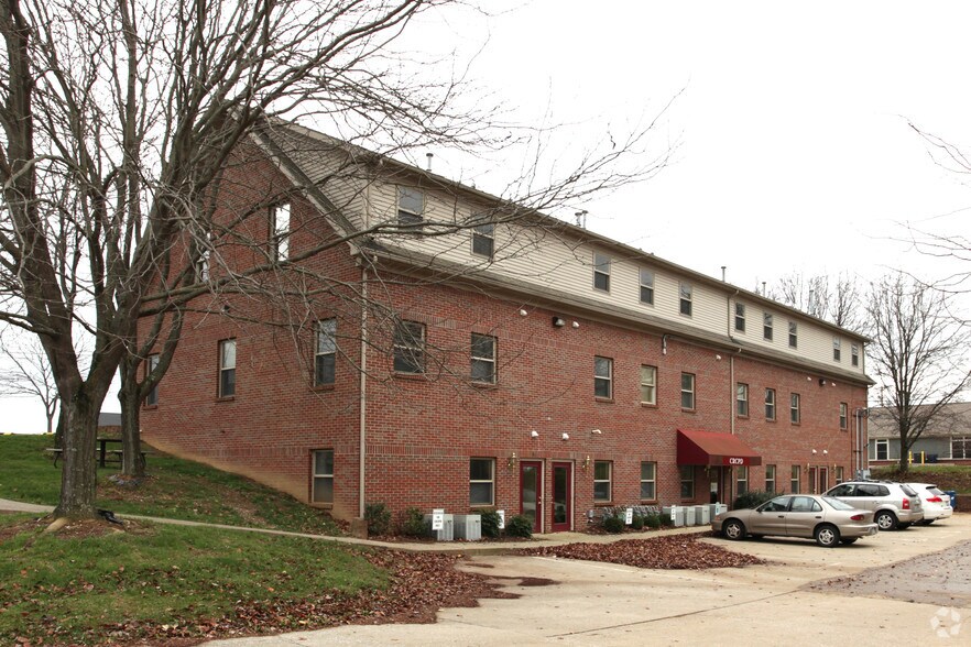 More Photos Of 1030 Burlington Ln, Frankfort Office For Lease