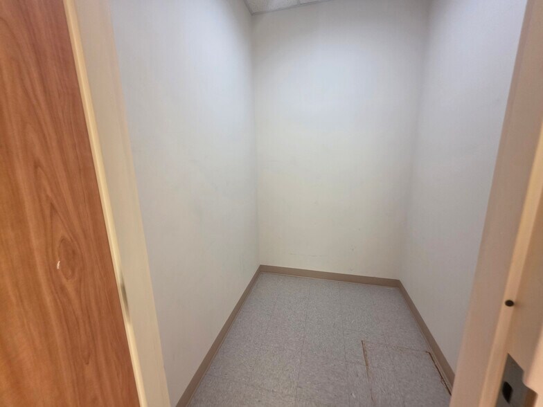 More Photos Of 19121 W Little York, Katy Medical For Lease