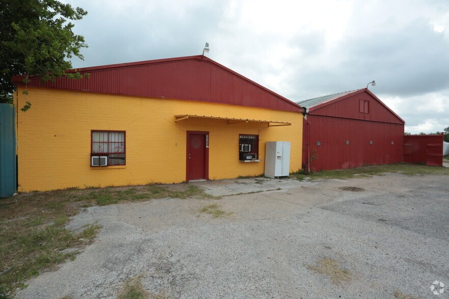 Primary Photo Of 7735 Lettie St, Houston Auto Salvage Facility For Lease