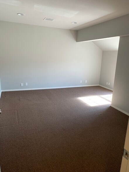 More Photos Of 2400-2416 W Detroit St, Broken Arrow Medical For Sale