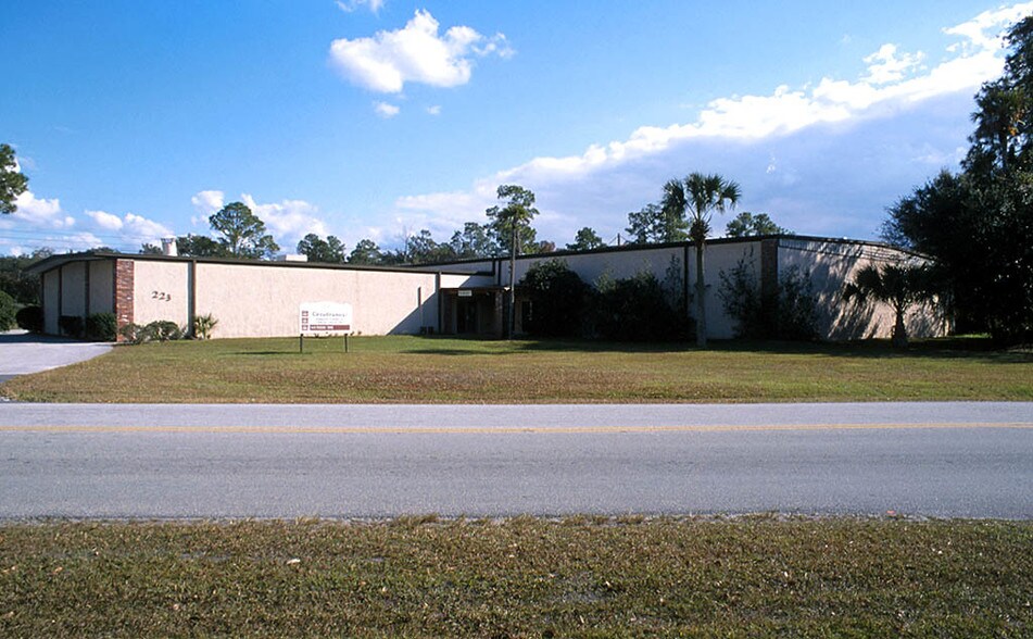 More Photos Of 223 Hickman Dr, Sanford Warehouse For Lease