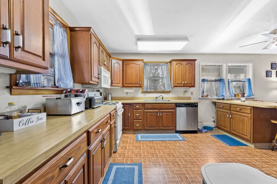 More Photos Of 309 Lynwood Ave, Jenkintown Warehouse For Sale