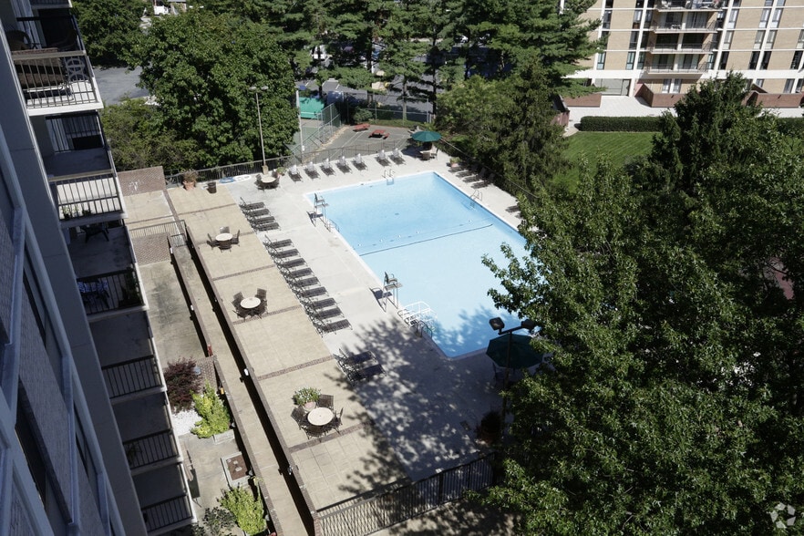 More Photos Of 1350 Beverly Rd, McLean Apartments For Lease