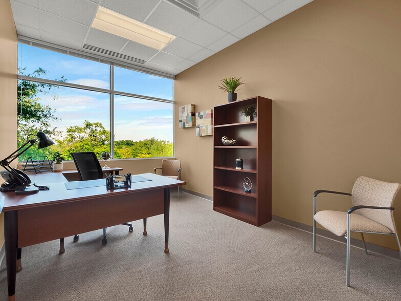 More Photos Of 1540 International Pky, Lake Mary Office For Lease