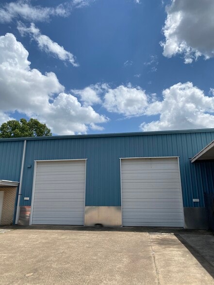 More Photos Of 3100 Chesser Boyer Rd, Fort Worth Warehouse For Sale