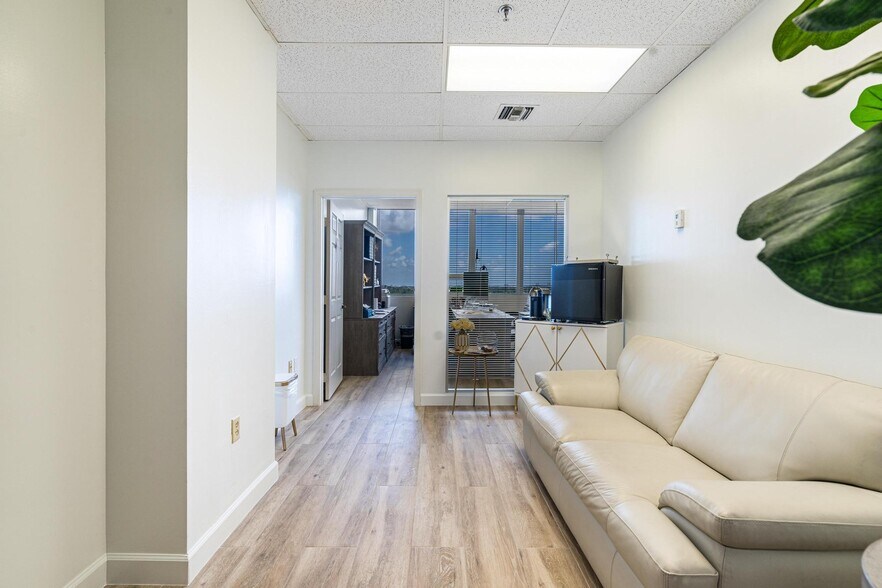 More Photos Of 2455 E Sunrise Blvd, Fort Lauderdale Loft Creative Space For Sale