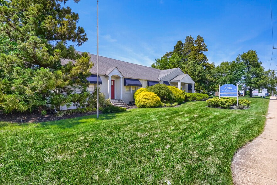 More Photos Of 426 S Crain Hwy, Glen Burnie Funeral Home For Sale