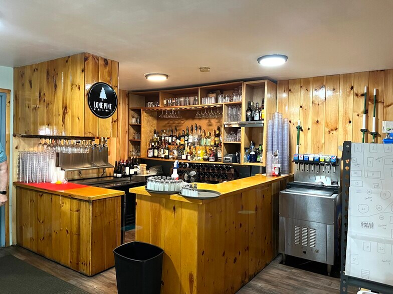 More Photos Of 8 South St, Ellsworth General Retail For Sale