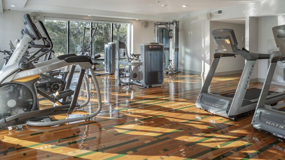 More Photos Of 295 NE Ivanhoe Blvd, Orlando Apartments For Lease