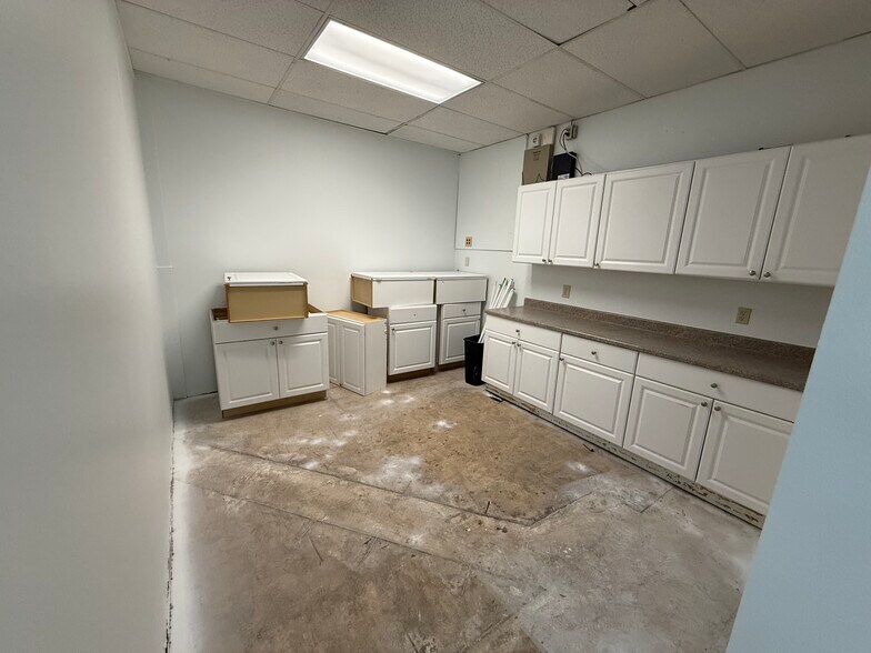 More Photos Of 301-345 W Main St, El Cajon Unknown For Lease