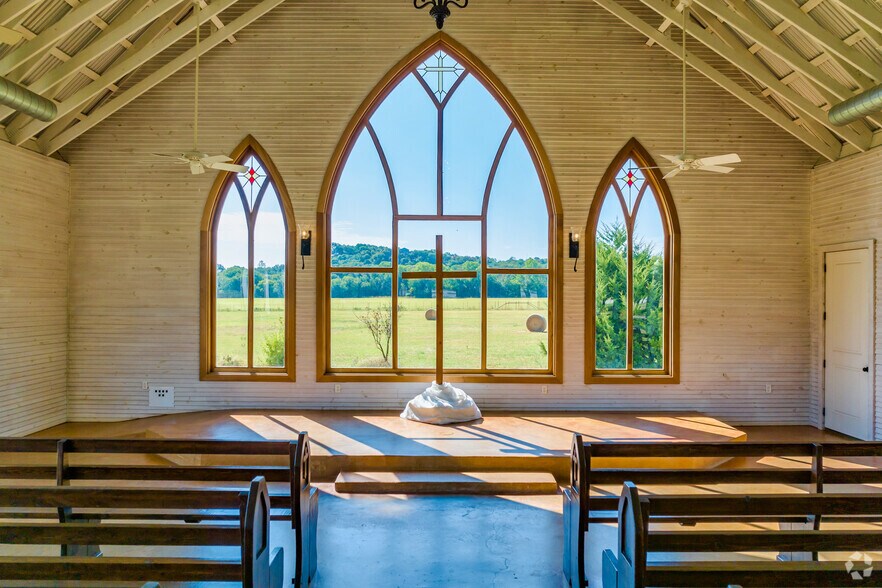 More Photos Of 3002 Azle Hwy, Weatherford Lodge Meeting Hall For Sale