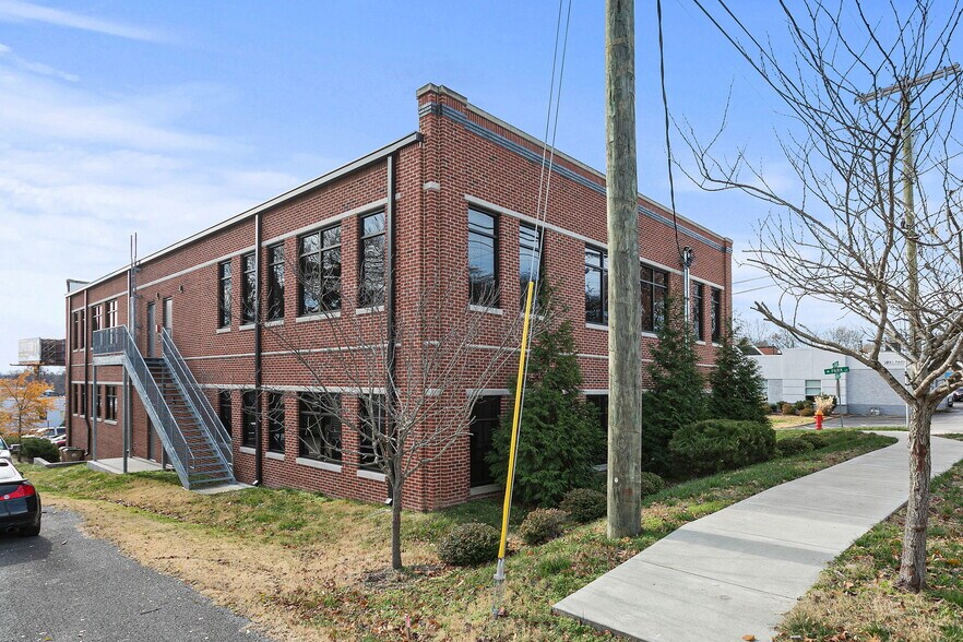 More Photos Of 2540 Park Dr, Nashville Office Residential For Lease