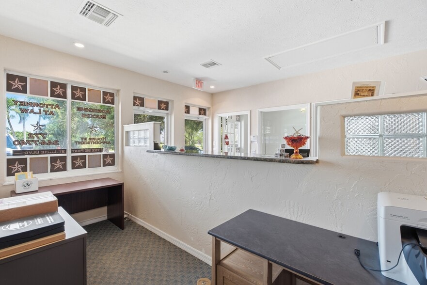 More Photos Of 756-762 SE Port St Lucie Blvd, Port Saint Lucie Office For Lease