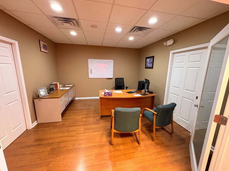 More Photos Of 9013 Lima Rd, Fort Wayne Storefront Retail Office For Lease