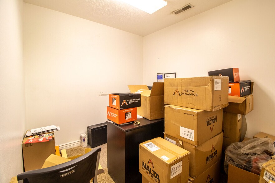 More Photos Of 335 S 1250 W, Lindon Self Storage For Lease