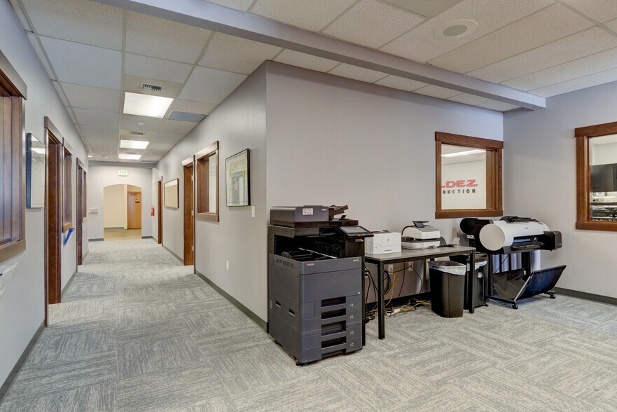 More Photos Of 499 NE Midway Blvd, Oak Harbor Office For Sale