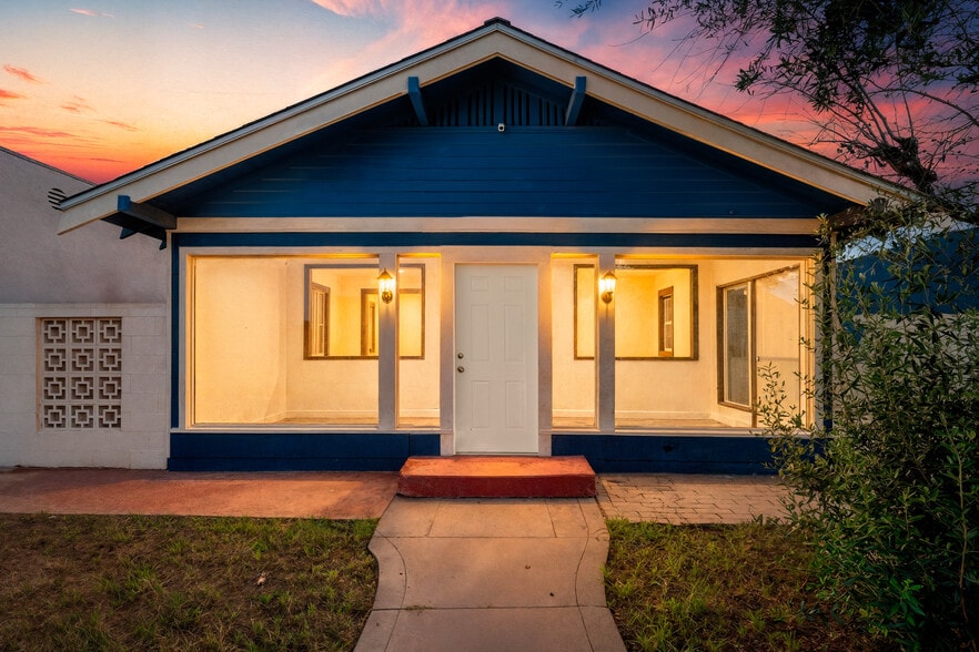 Primary Photo Of 1825 Baker St, Bakersfield Specialty For Sale