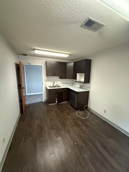 More Photos Of 5020 Philadelphia Dr, Dayton Medical For Lease