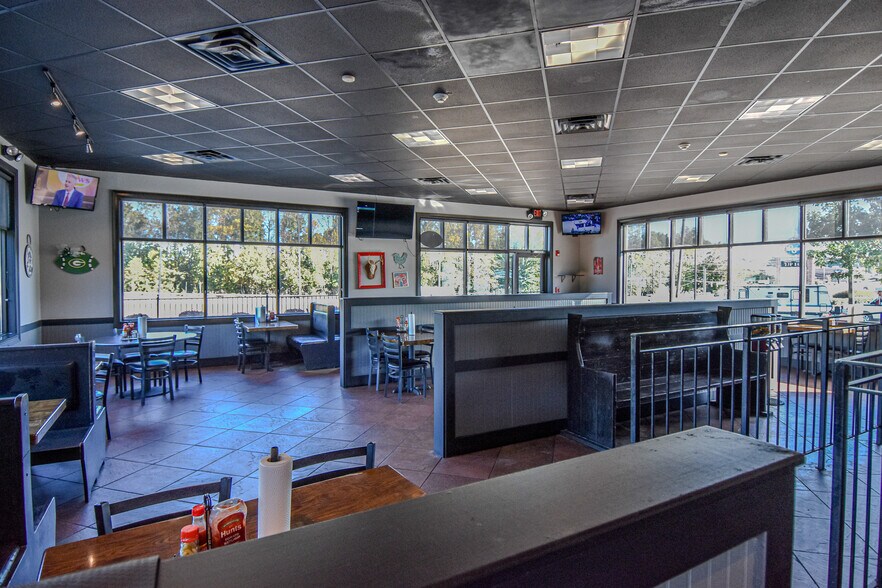 More Photos Of 1530 Hwy 16, Griffin Restaurant For Sale
