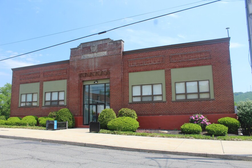 More Photos Of 1515 Mount Hope Ave, Pottsville Office For Lease