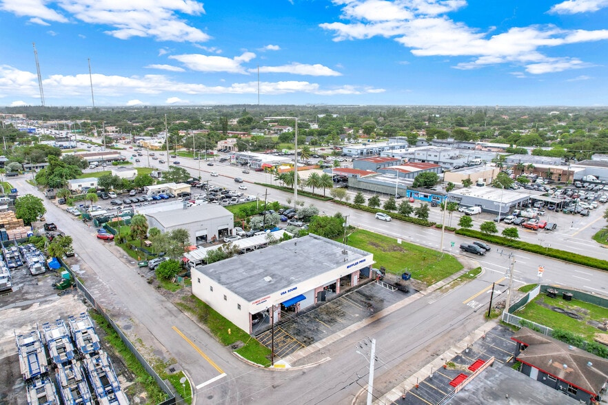 More Photos Of 5960 SW 23rd St, West Park Showroom For Lease