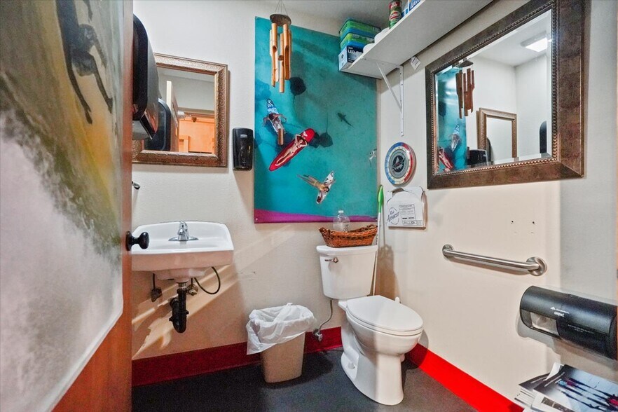 More Photos Of 171 Sunset Blvd, Cannon Beach Storefront Retail Residential For Sale