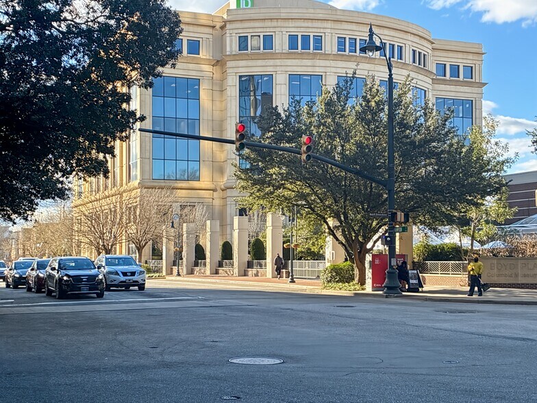 More Photos Of 1501 Main St, Columbia Coworking Space