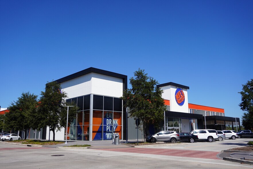 More Photos Of 8821 Metropark Dr, Shenandoah Unknown For Lease