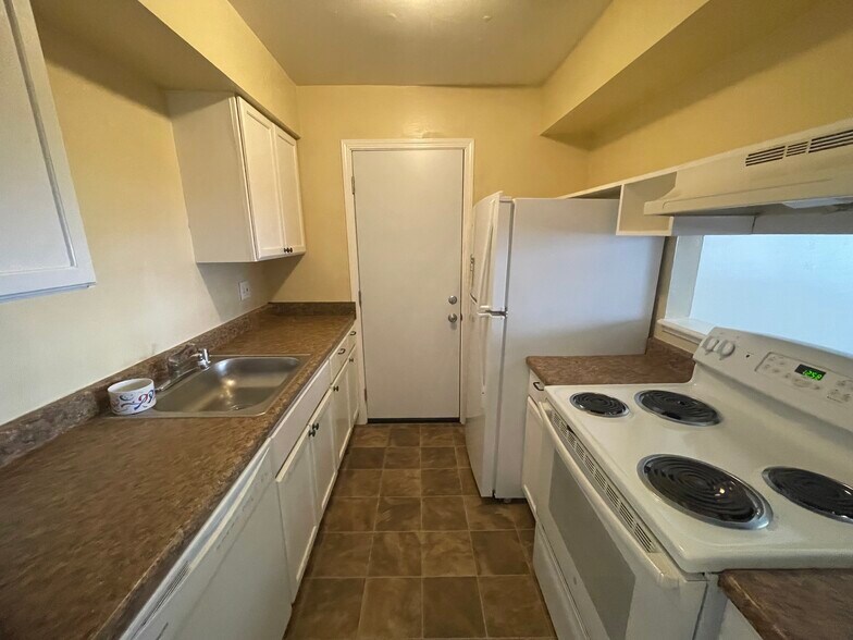 More Photos Of 1093 Del Rio Circle, Concord Apartments For Sale