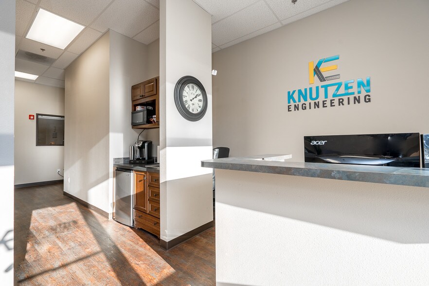 More Photos Of 5453 Ridgeline Dr, Kennewick General Retail For Lease