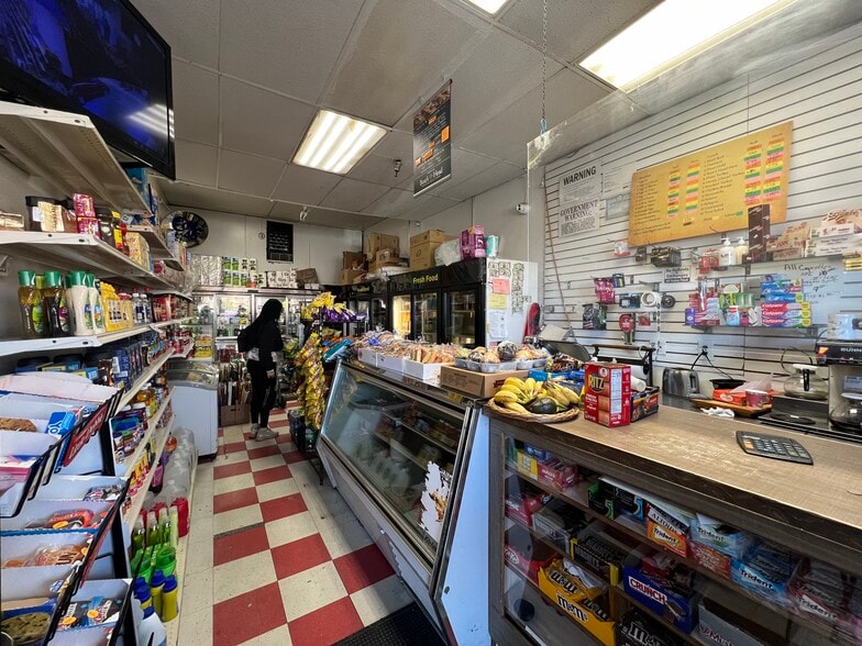 More Photos Of 62-02-62-30 Woodhaven Blvd, Rego Park Storefront For Lease